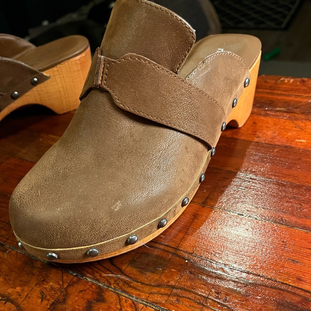 Clogs